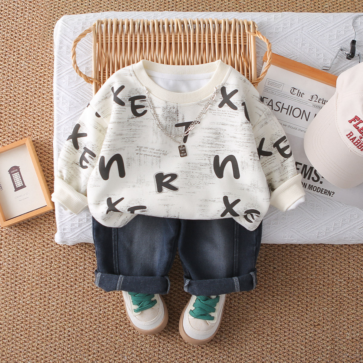 Boy's Cotton Knit All Over Printed Sweatshirt With Jeans Set - Cream