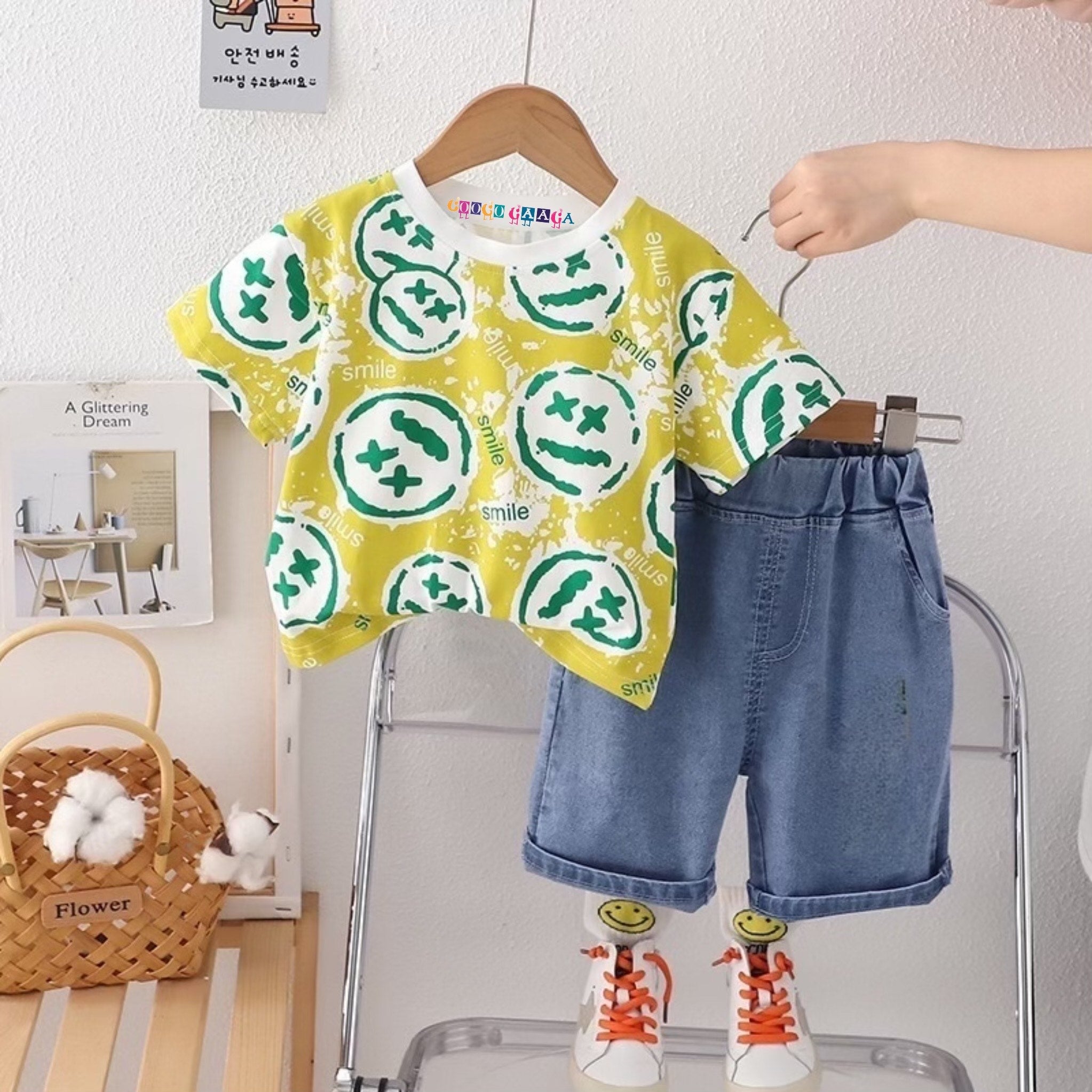 Boy's Multicolor Emoji Print T-Shirt & Shorts Set