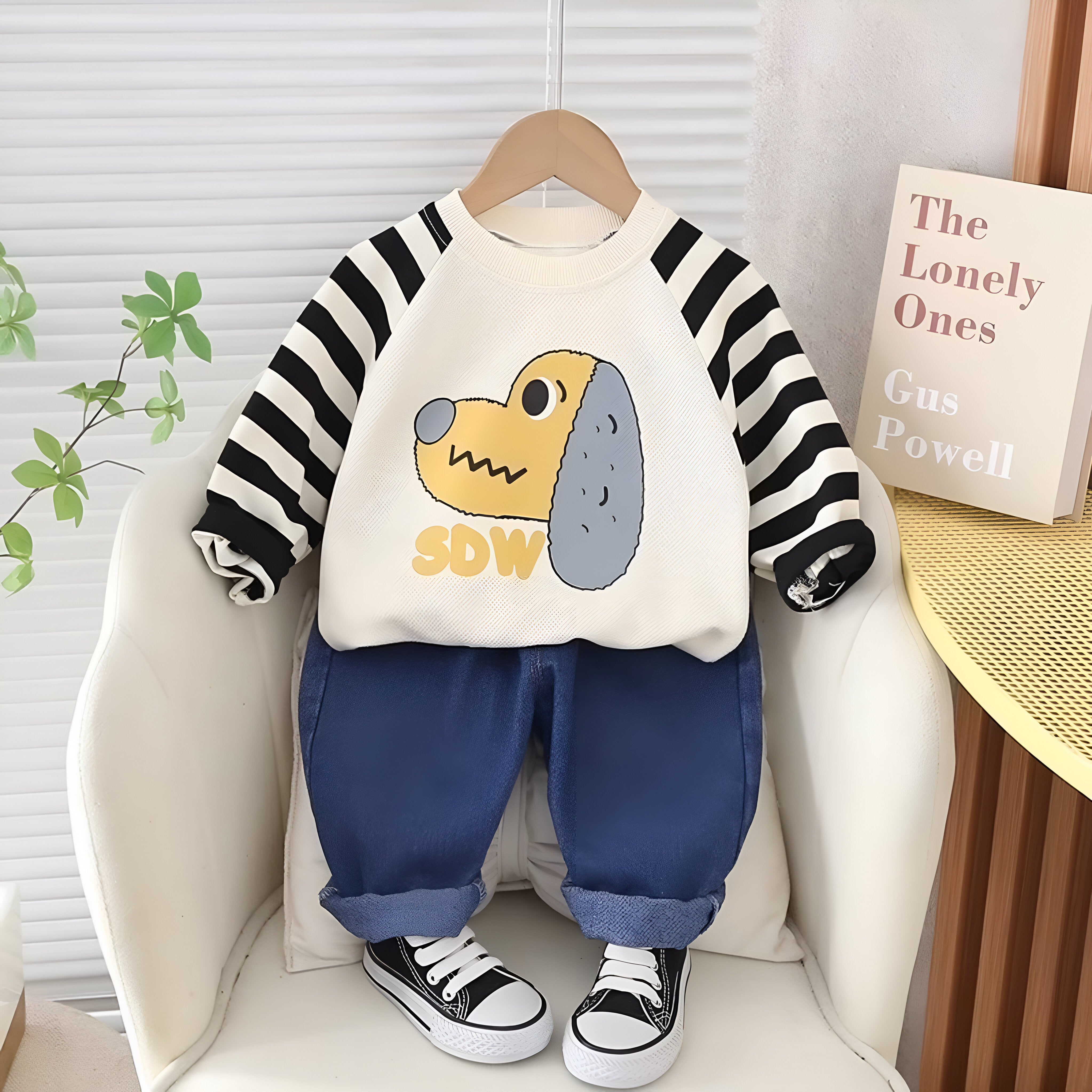 Boy's Cotton Knit Light Winter Full Sleeves Dog Print Sweatshirt & Pants Set - Cream