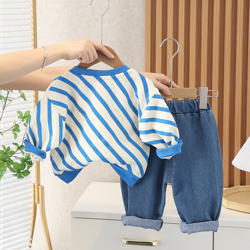 Boy's Blue Frog Print Sweatshirt & Pants Set