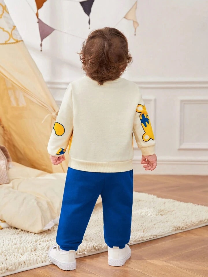 Boy's Cotton Lion Printed Full Sleeves Sweatshirt and Pant Set in Cream (RoyalLionSleeves)