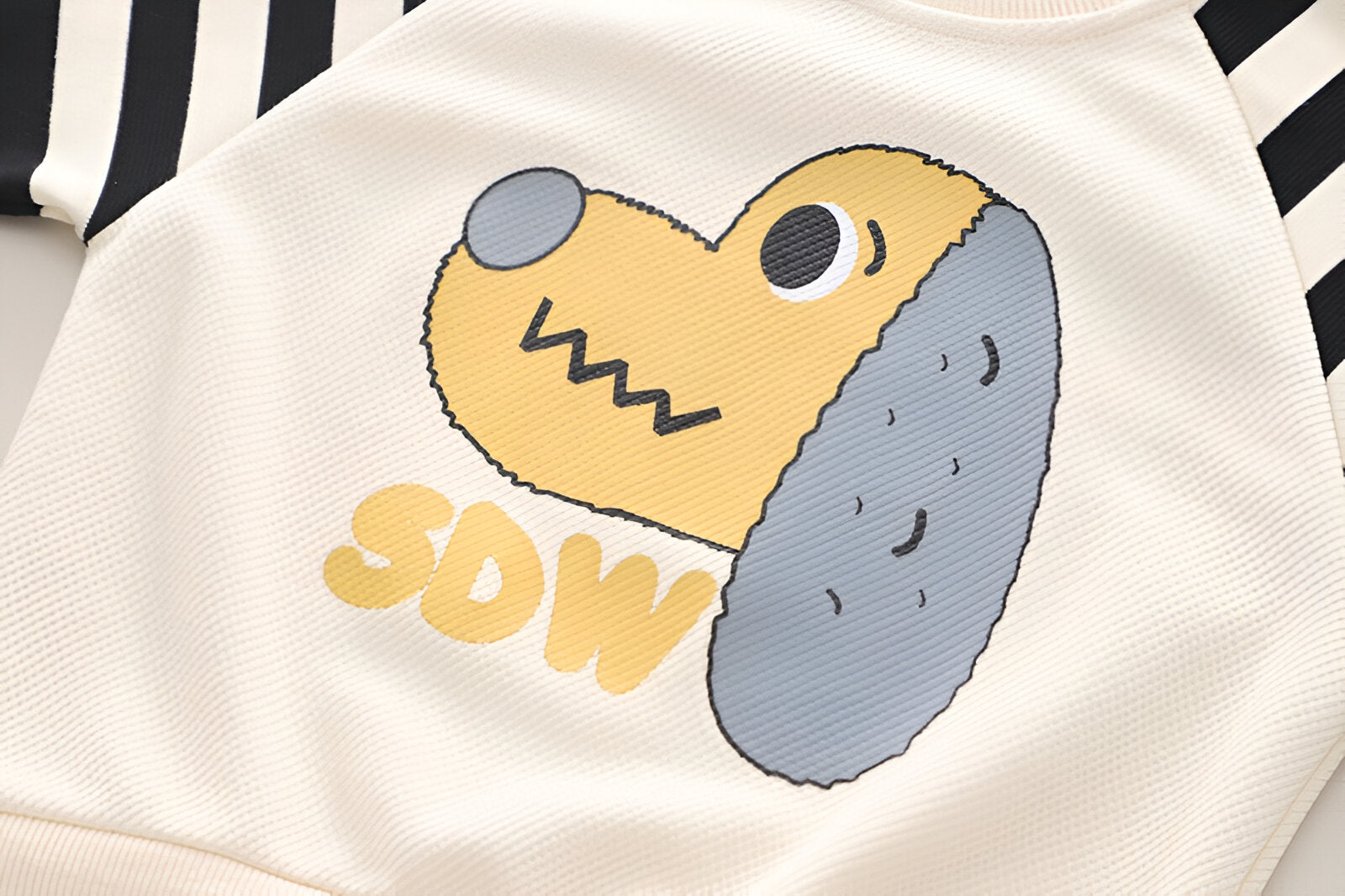 Boy's Cotton Knit Light Winter Full Sleeves Dog Print Sweatshirt & Pants Set - Cream