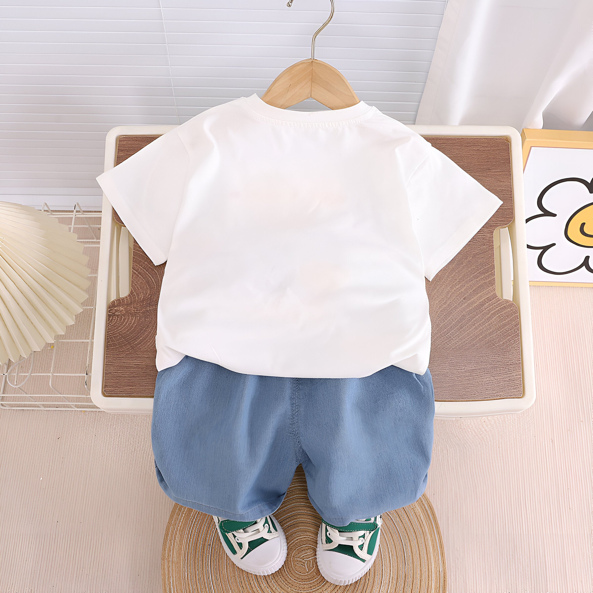 Boy's White Animals Print T-Shirt & Shorts Set