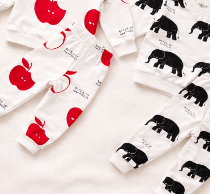 Boys Cotton Fleece Full Sleeves  Apple & Elephant Printed Sweatshirt With Joggers Set Pack of 2