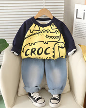 Boy's Cotton Dino & Spider Printed Sweatshirt With Jeans Set - Yellow & Cream