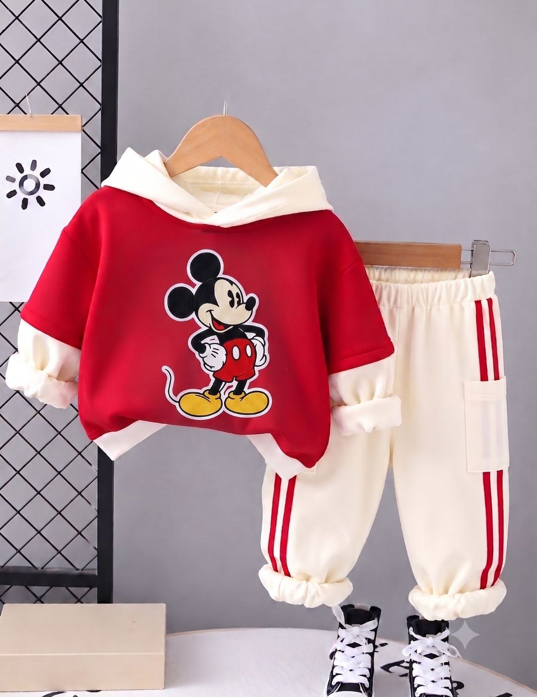 GG-DSN-0002-RedMickey-01_ee2fc853-4f02-4d51-8b35-f29f62549a31.jpg