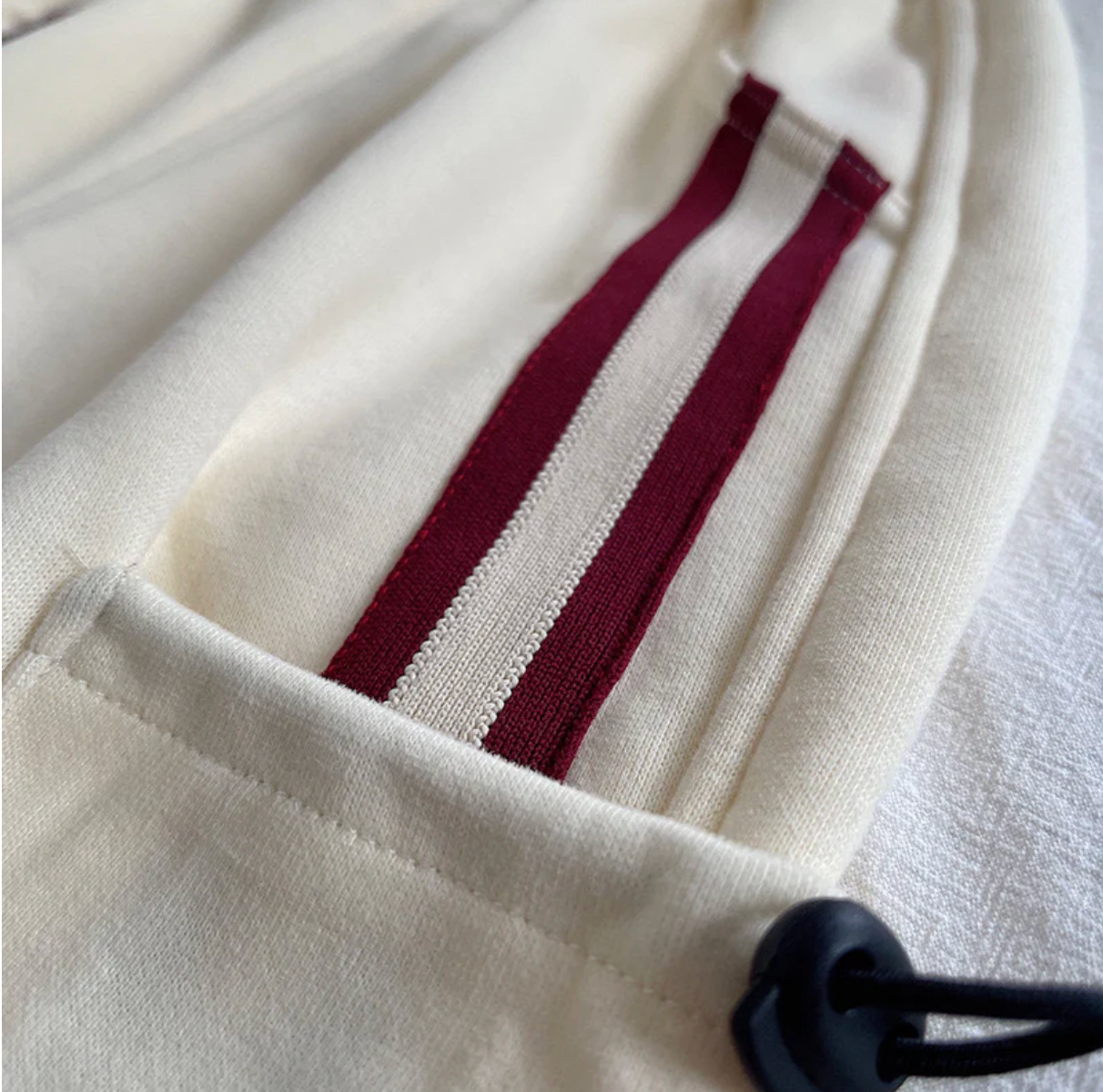 Boy's Cotton Fleece Winter Full Sleeves Text Printed Hooded Sweatshirt & Jogger Pant Set - Red