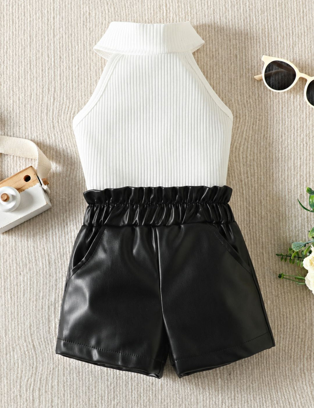 Set_LeatherShorts-White_Set-01.jpg