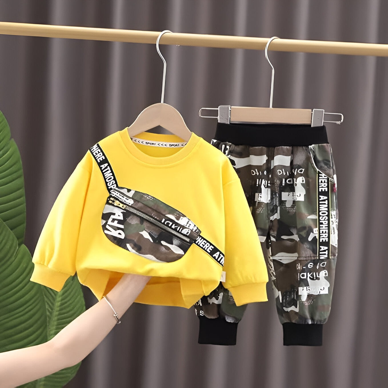 Boy's Cotton Knit Light Winter Text Printed Sweatshirt With Joggers Pant Set - Yellow