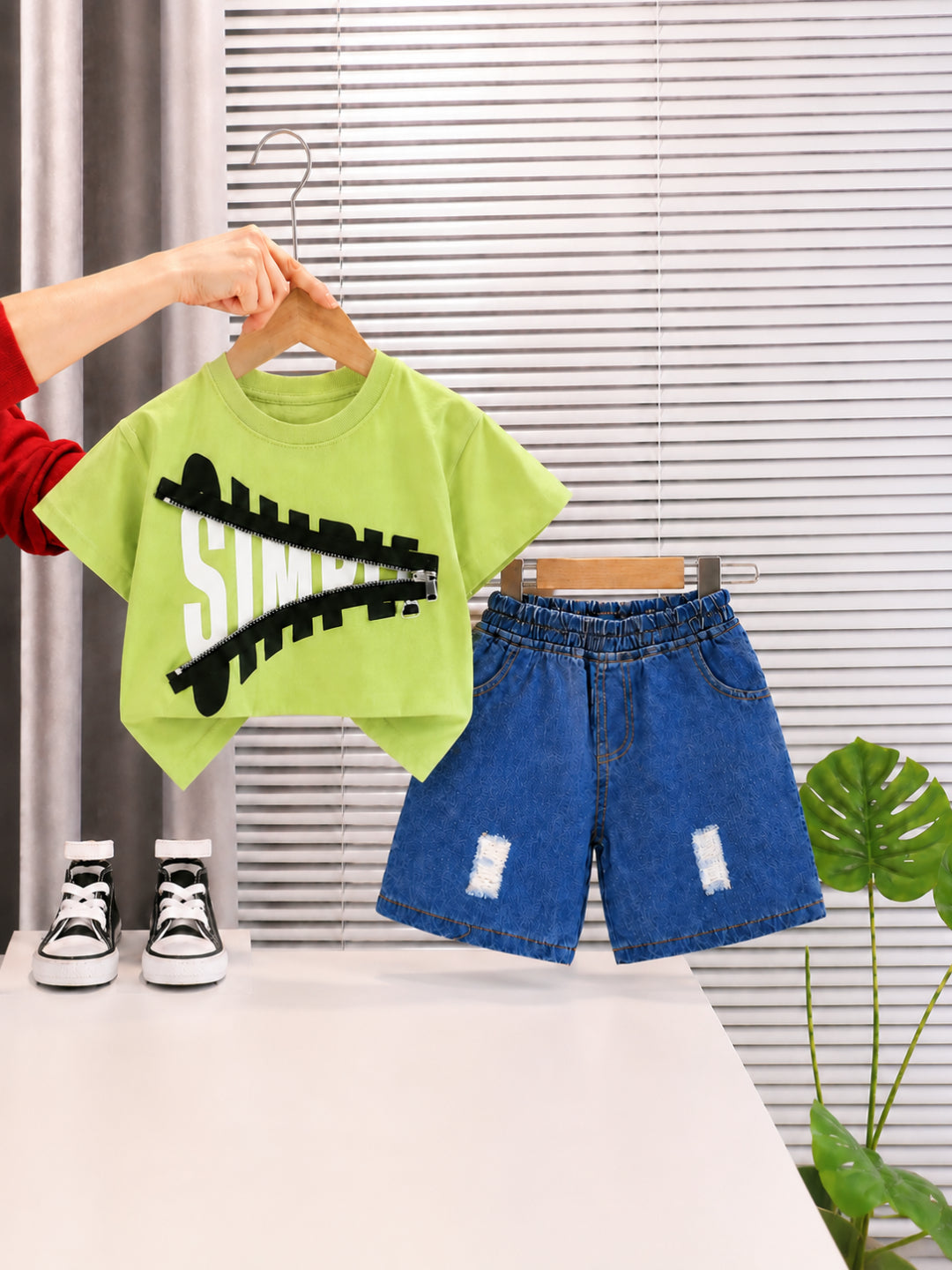 Googo Gaaga Girls Cotton Zipper Printed T-Shirt & Shorts Set - Green