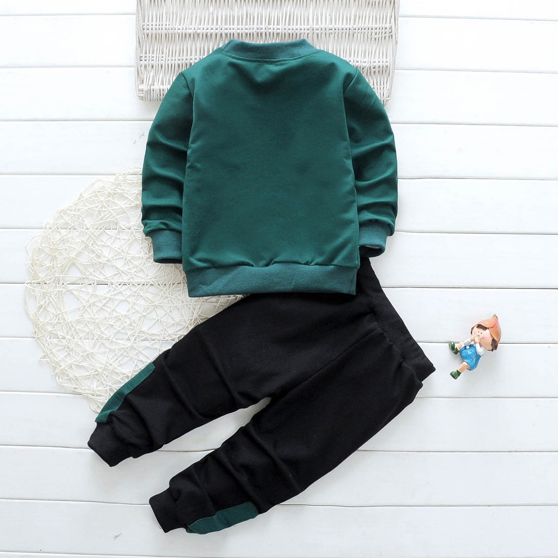 Boy's Cotton Full Sleeves Sweatshirt With Pant Set in Green