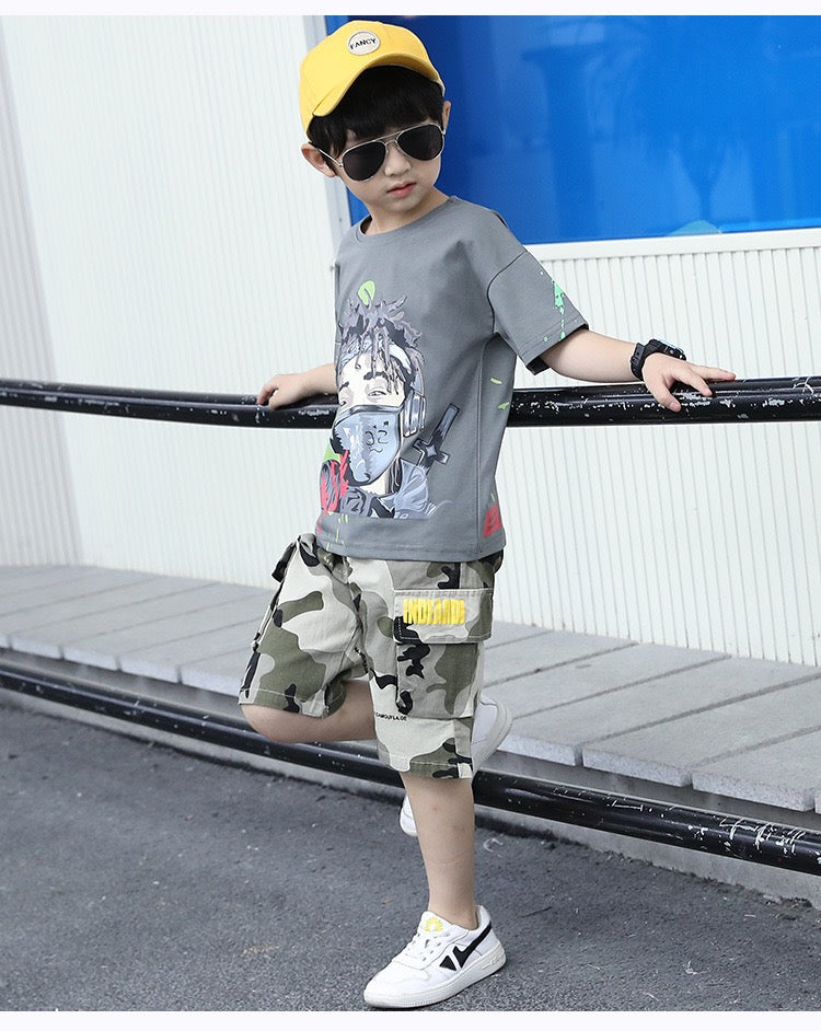 Boy's Camouflage Round Neck T-Shirt & Shorts Set